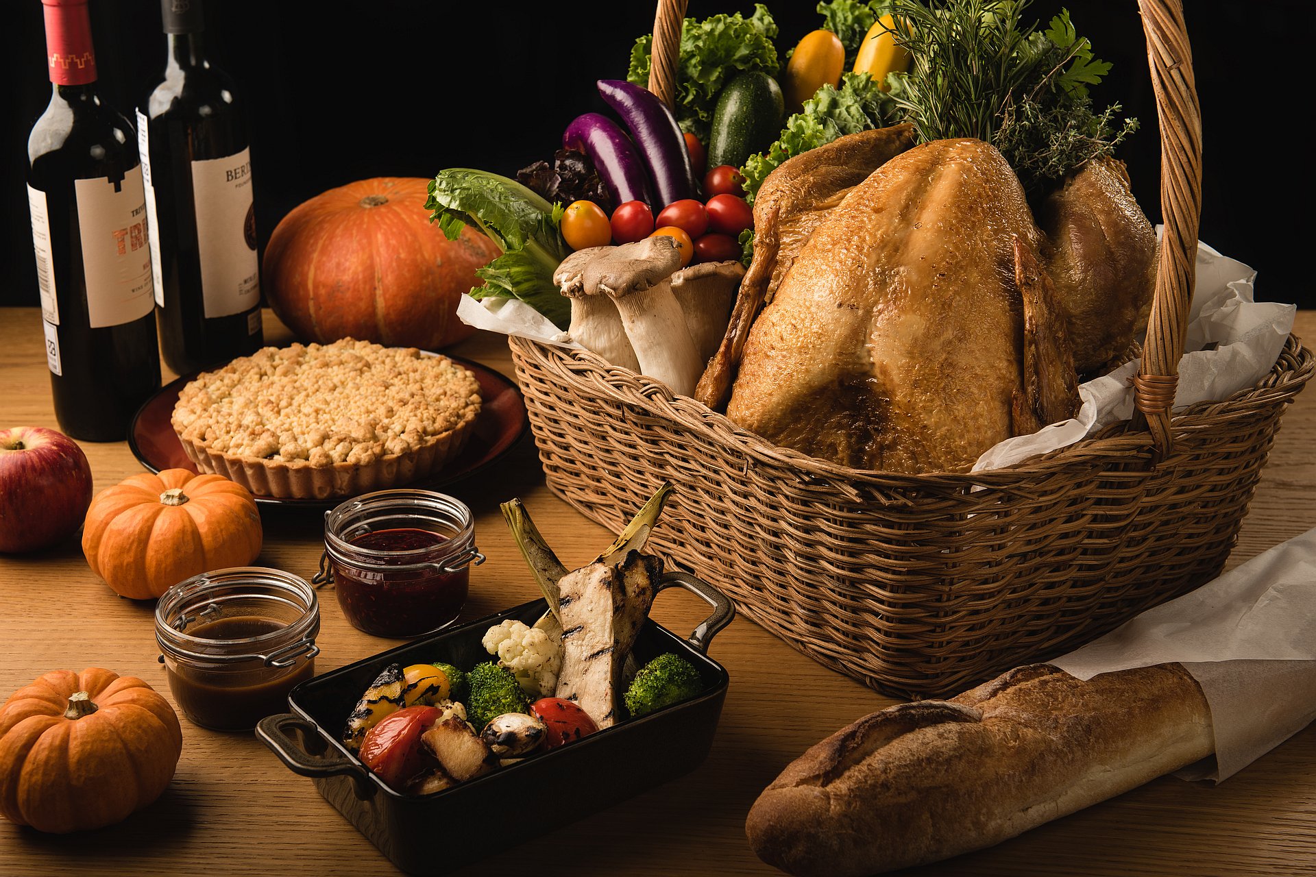 e amba-Taipei-Songshan-Hotel-Que-Restaurant-Thanksgiving-Gourmet-Gift-Hamper_0.jpg 